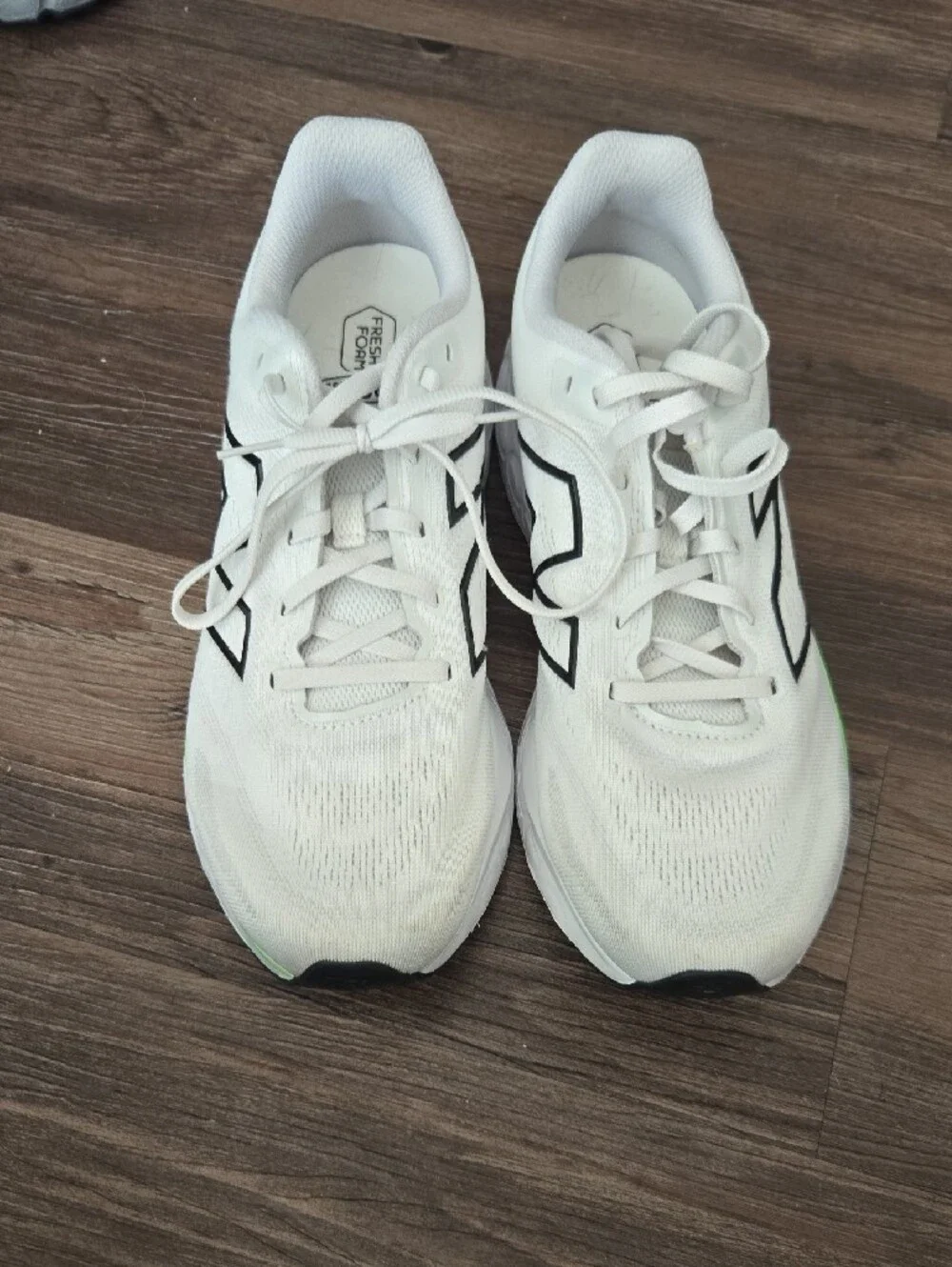 New Balance 680 v8 Mens 10.5 White & Neon Green Fresh Foam Running Sneakers